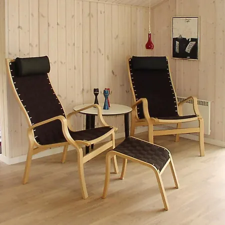 Three-bedroom Holiday In 82 * Hemmet